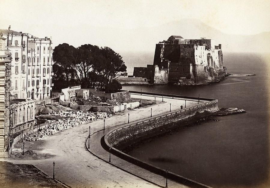 Foto do Castel dell'Ovo em 1870.